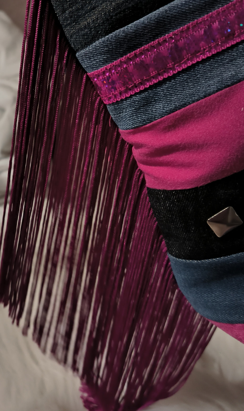 sac upcycling jeans et franges OUPS